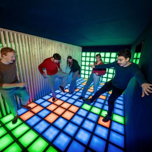 Expats playing social games in Utrecht on the interactive JUMP floor